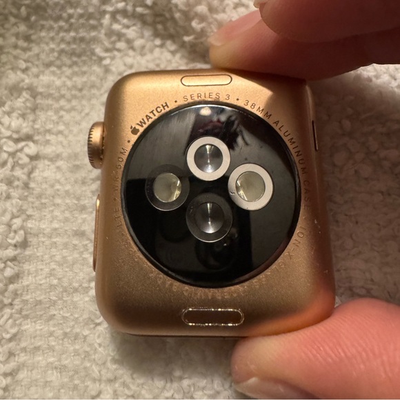  Watch Series 3 (2017)
Rose Gold - Picture 4 of 8